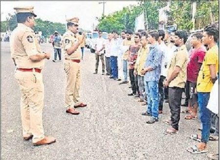 ట్రాఫిక్ నిబంధనలపై అవగాహన అవసరం