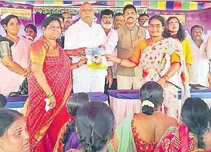 పేదల కళ్లల్లో ఆనందాల హరిఇల్లు