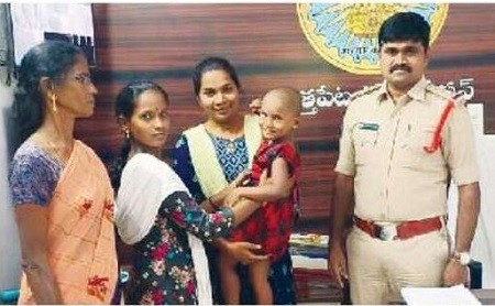 తప్పిపోయిన బాలిక  2 గంటల్లో గుర్తింపు
