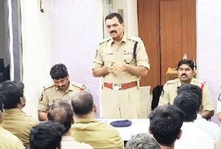 ఆటో డ్రైవర్లు నిబంధనలు పాటించాలి
