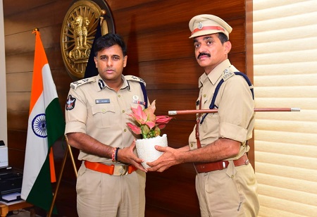 పోలీస్ కమీషనర్ శ్రీ కాంతి రాణా టాటా ఐపీఎస్ గారిని మర్యాదపూర్వకంగా ఏసీపీలు