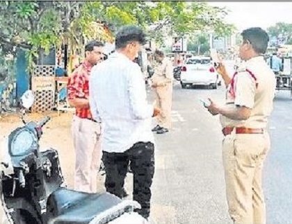 వాహన చోదకులు ట్రాఫిక్ నిబంధనలు పాటించాలి