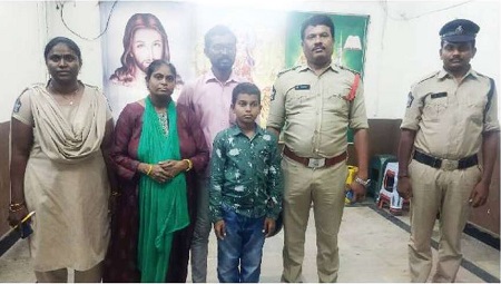 ఇల్లు వదిలి వెళ్లిన బాలుడు క్షేమంగా తల్లిదండ్రుల చెంతకు...