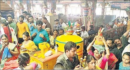 తిరుపతమ్మ దర్శనానికి పోటెత్తిన భక్తులు