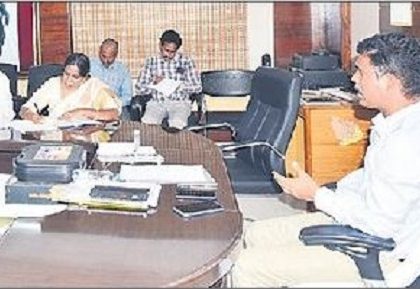 వృద్దులందరికీ కంటీ పరీక్షలు చేయాలి