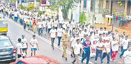 క్రీడల్లో ఖ్యాతిని చాటాలి