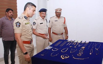 గుణదల పోలీస్ స్టేషన్ పరిదిలో జరిగిన ఇంటి దొంగతనం కేసులో దొంగ అరెస్ట్