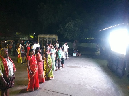 చేరువ వాహనం ద్వారా ప్రజలకు అవగాహన