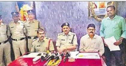 చైన్ స్నాచర్లు అరెస్టు