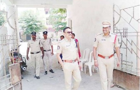 'పది' పరీక్ష కేంద్రాల వద్ద కట్టుదిట్టంగా ఏర్పాట్లు