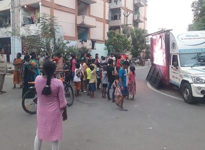 చేరువ వాహనం ద్వారా ప్రజలకు అవగాహన