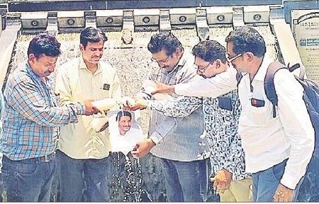 పద్దు మెరిసే.. ఉగ్యోగి మురిసే