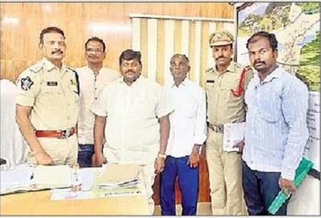 వాంబే కాలనీలో ఉచిత వైఫై కనెక్షన్ల ఏర్పాటు