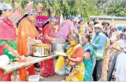 ఆకలి తీరేలా...
