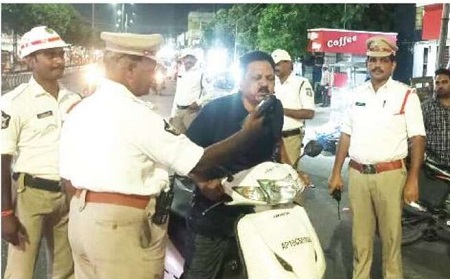 మద్యం సేవించి వాహనాలు నడిపితే శిక్ష తప్పదు