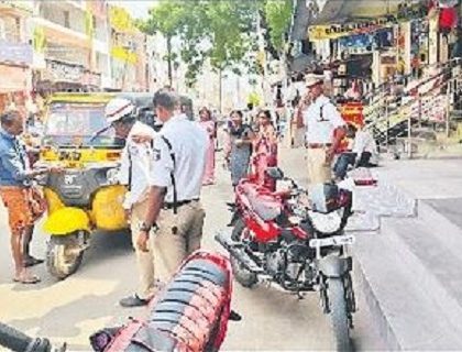 ట్రాఫిక్ కు అంతరాయం కలిగిస్తే కఠిన చర్యలు