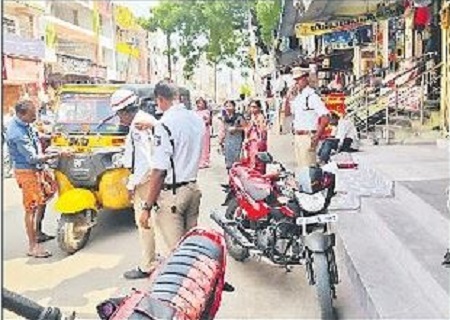 ట్రాఫిక్ కు అంతరాయం కలిగిస్తే కఠిన చర్యలు