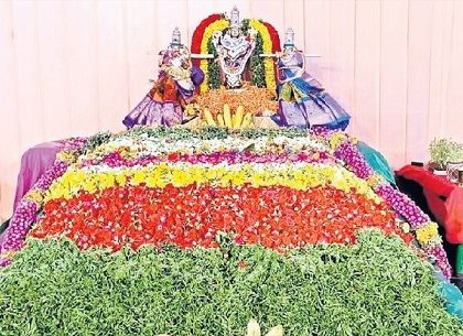 కనుల పండువగా శ్రీవారికి పుష్పయాగం