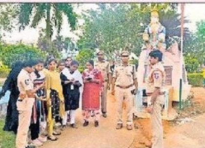 కొత్తపేట పరిధిలో ‘విజబుల్ పోలీసింగ్’