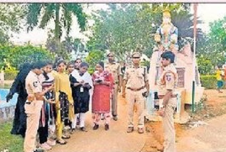 కొత్తపేట పరిధిలో ‘విజబుల్ పోలీసింగ్’