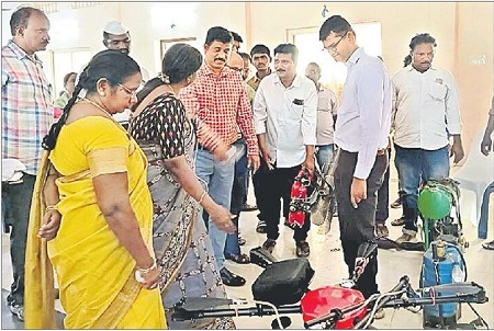 బుడమేరు ప్రక్షాళన.. దోమల నిర్మూలన