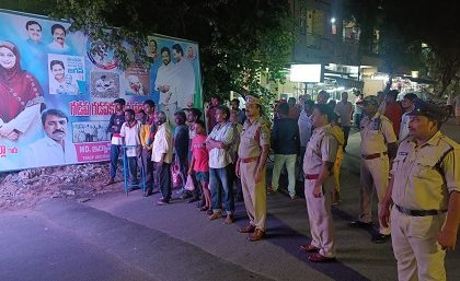 చేరువ వాహనం ద్వారా ప్రజలకు అవగాహన