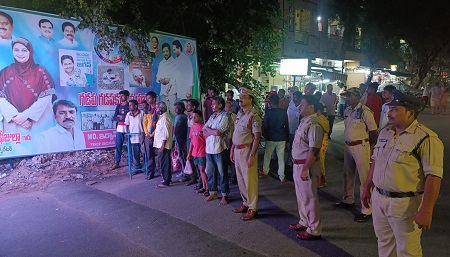 చేరువ వాహనం ద్వారా ప్రజలకు అవగాహన