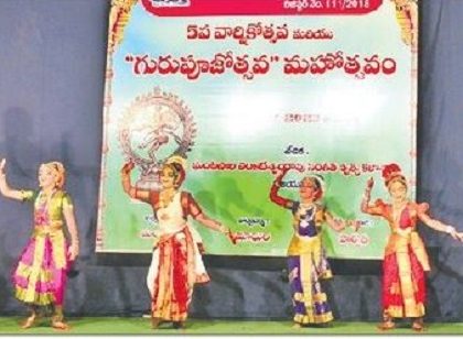 సద్గురువుల సేవలో తరించాలి