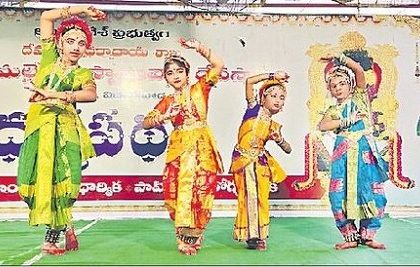 ఆకట్టుకున్న కూచిపూడి నృత్య ప్రదర్శన