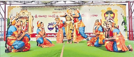 అలరించిన కూచిపూడి నృత్య ప్రదర్శన
