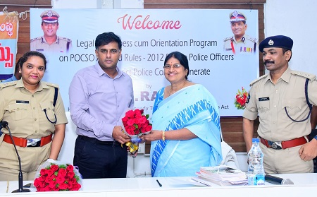పోలీస్ అధికారులకు POCSO యాక్ట్ & రూల్స్-2012 పై అవగాహన, చర్చా సమావేశంను నిర్వహించిన పోలీస్ కమీషనర్ శ్రీ కాంతి రాణా టాటా ఐపిఎస్ గారు