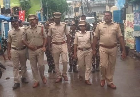 ఎన్.టి.ఆర్. జిల్లా నగరంలో విసృతంగా ఫుట్ పెట్రోలింగ్, తనిఖీలు మరియు అవగాహన సదస్సులు