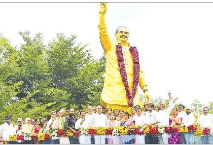 మనసున్న మారాజుకు నీరాజనం