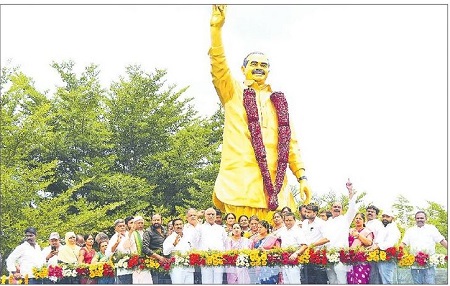 మనసున్న మారాజుకు నీరాజనం