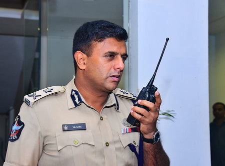 హైదరాబాద్ నుండి విజయవాడకు ప్రయాణించువారికి పోలీస్ కమీషనర్ వారి ముఖ్య గమనిక