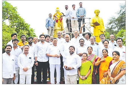 నవయుగ కవి జాషువా చిరస్మరణీయుడు
