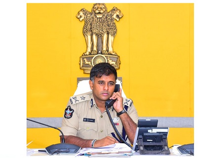 'డయల్ యువర్ పోలీస్ కమీషనర్' కార్యక్రమముకు 12 ఫిర్యాదులు