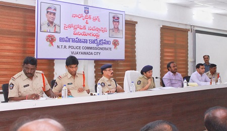 మందుల విక్రయాల్లో నిబంధనలు తప్పనిసరి: డీసీపీ శ్రీమతి అజిత వేజెండ్ల ఐపిఎస్ గారు