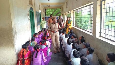 సైబర్ క్రైమ్, సోషల్ మీడియా నేరాలపై విద్యార్ధులకు, చేరువ ద్వారా ప్రజలకు అవగాహన కార్యక్రమాలు