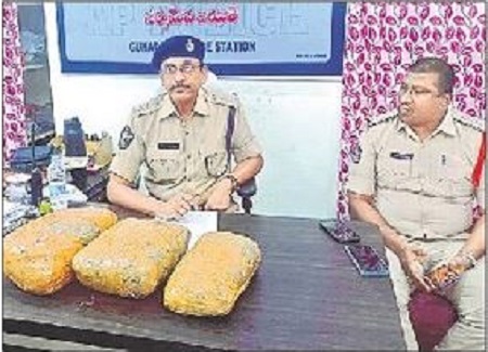 గంజాయి తరలిస్తున్న ఏడుగురు అరెస్ట్