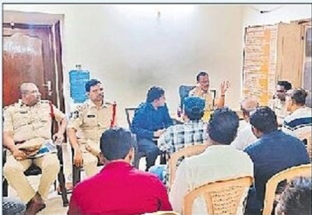 నిషేధిత మందులు విక్రయిస్తే చర్యలు