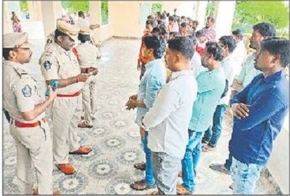 రౌడీ షీటర్లు సత్ప్రవర్తనతో మెలగాలి