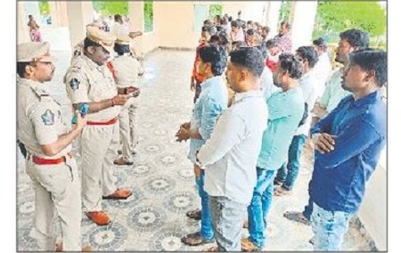 రౌడీ షీటర్లు సత్ప్రవర్తనతో మెలగాలి