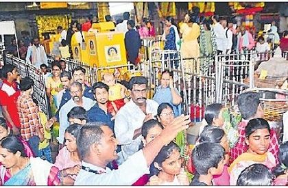 పరాశక్తి లలితా.. శివానంద చరితా..