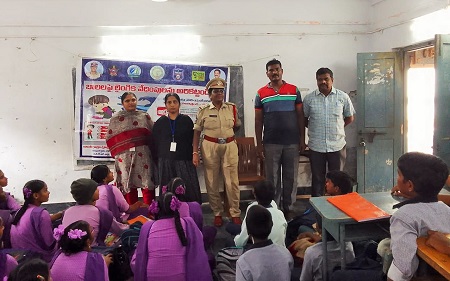 సైబర్ క్రైమ్, సోషల్ మీడియా నేరాలపై విద్యార్ధులకు అవగాహన మరియు చేరువ వాహనం ద్వారా ప్రజలకు అవగాహన కార్యక్రమాలు