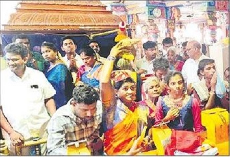 తిరుపతమ్మ దర్శనానికి పోటెత్తిన భక్తులు