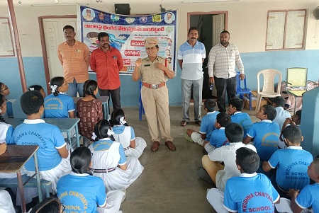 సైబర్ క్రైమ్, సోషల్ మీడియా నేరాలపై విద్యార్ధులకు అవగాహన మరియు చేరువ వాహనం ద్వారా ప్రజలకు అవగాహన కార్యక్రమాలు