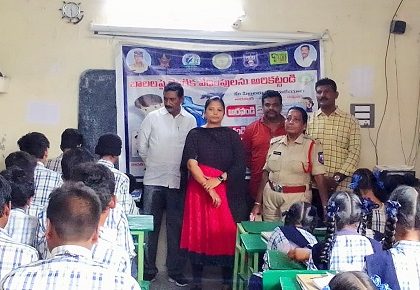 సైబర్ క్రైమ్, సోషల్ మీడియా నేరాలపై విద్యార్ధులకు అవగాహన మరియు చేరువ వాహనం ద్వారా ప్రజలకు అవగాహన కార్యక్రమాలు