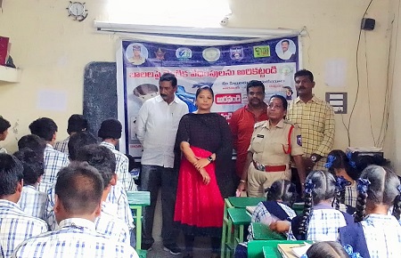 సైబర్ క్రైమ్, సోషల్ మీడియా నేరాలపై విద్యార్ధులకు అవగాహన మరియు చేరువ వాహనం ద్వారా ప్రజలకు అవగాహన కార్యక్రమాలు