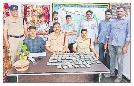 గంజాయి విక్రేతలు అరెస్ట్